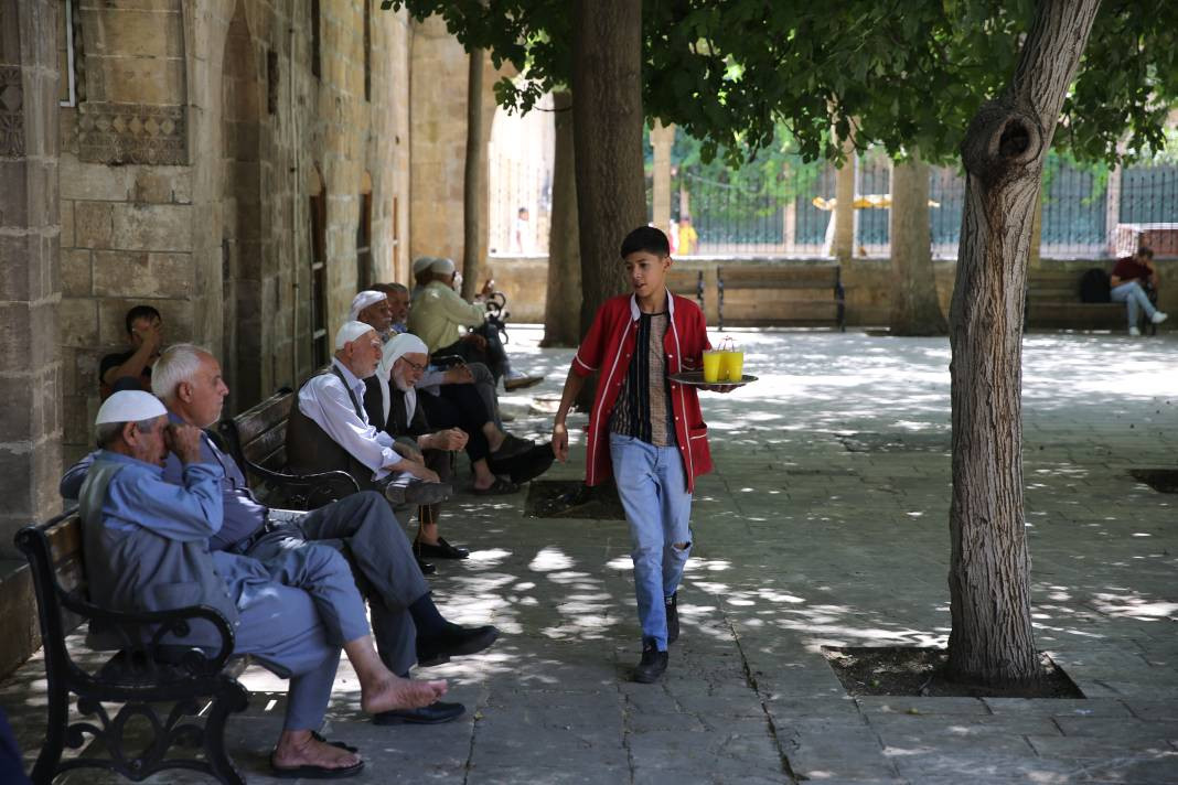 Güneydoğu kavruluyor! Sıcaklıklar 40 dereceyi aştı - Resim: 12